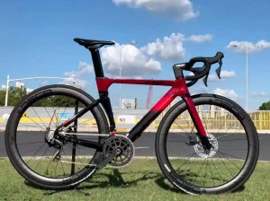 Prečo sú bicykle z uhlíkových vlákien drahšie?